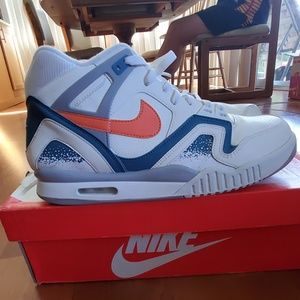 Nike Air Tech Challenge II